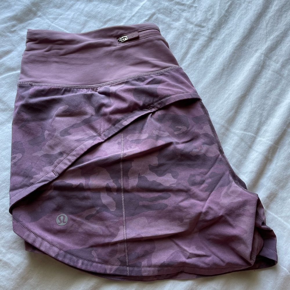 Lululemon Speed Up 4” inseam Size 6 Pink Camo